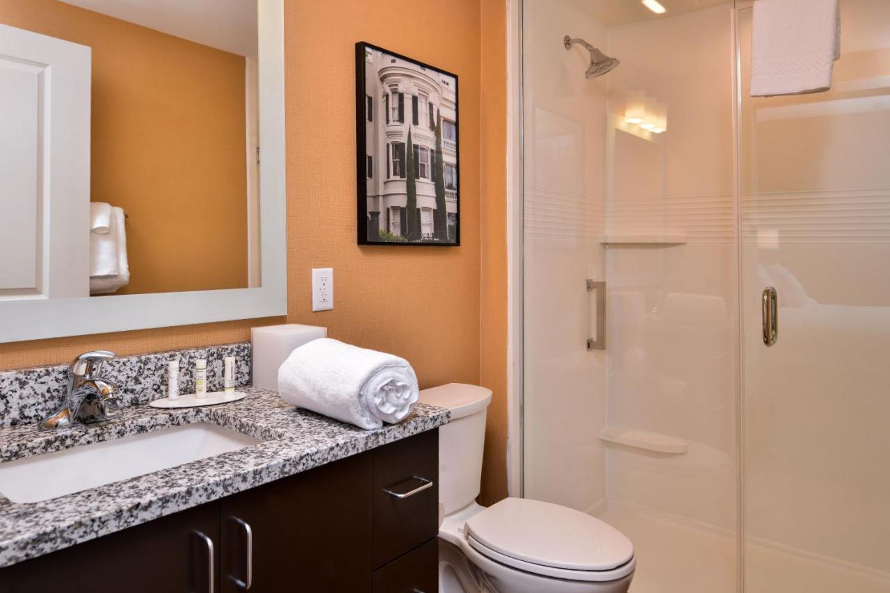 Towneplace Suites By Marriott Charleston-West Ashley Экстерьер фото