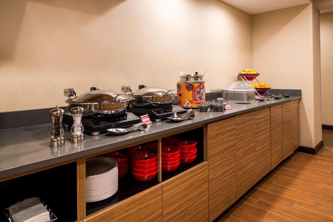 Towneplace Suites By Marriott Charleston-West Ashley Экстерьер фото